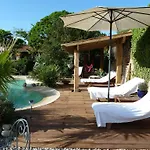 Bed & Breakfast Domaine Le Village 4*