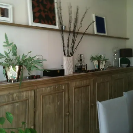 Alojamento de Acomodação e Pequeno-almoço Domaine Le Village 4*