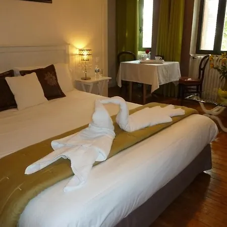 Domaine Le Village Bed & Breakfast Villenouvelle
