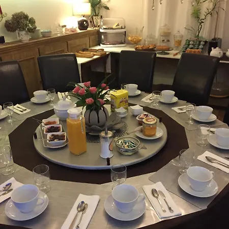 Domaine Le Village Alojamento de Acomodação e Pequeno-almoço 4*