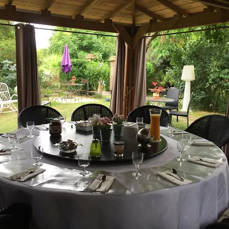 Alojamento de Acomodação e Pequeno-almoço Domaine Le Village Villenouvelle