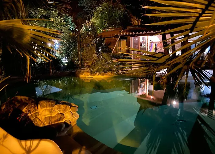 Domaine Le Village فندق مبيت وإفطار Villenouvelle